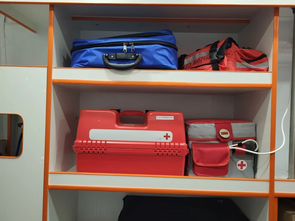 Аптечки и сумки для первой помощи
