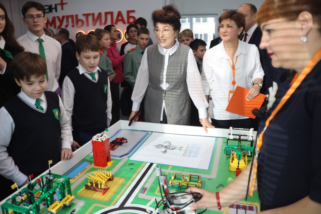 Класс с высокотехнологичным оборудованием открыли в Лицее №2 Братска