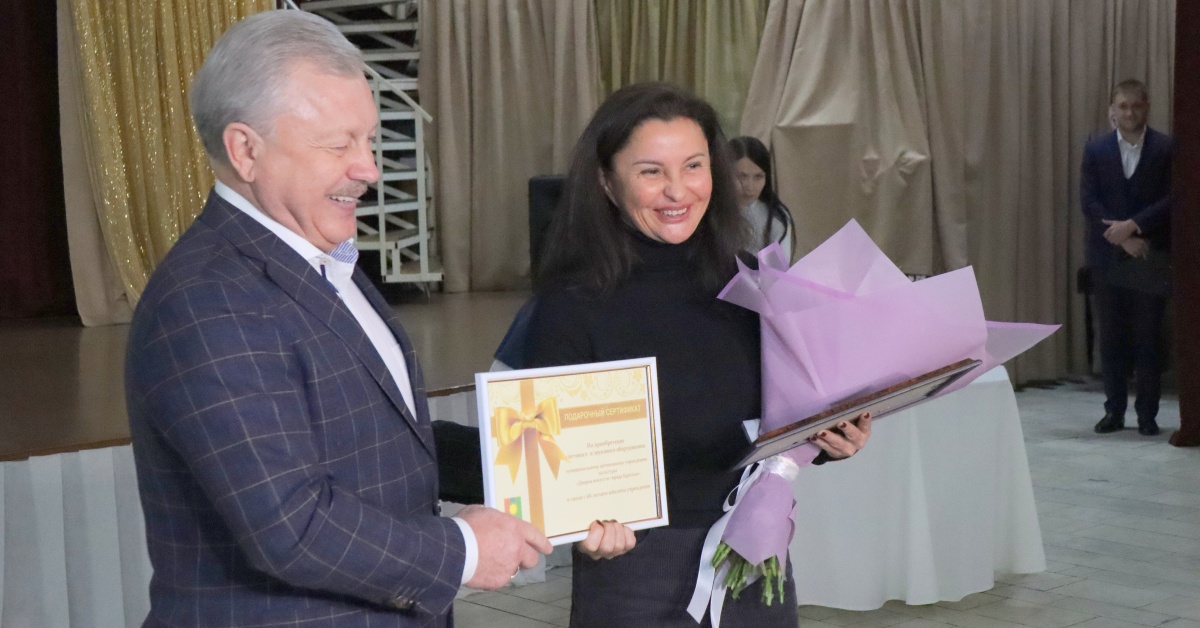 Коллектив Дворца искусств Братска накануне отпраздновал 60-летие