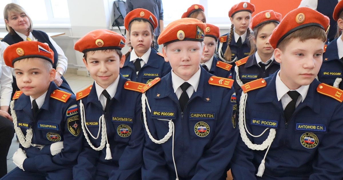 Komandu Shkoly 15 Zanyavshuyu 1 Mesto Na Vserossiyskom Kadetskom Forume Zolotoy Epolet Pozdravil S Pobedoy Mer Bratska Sergey Serebrennikov 3