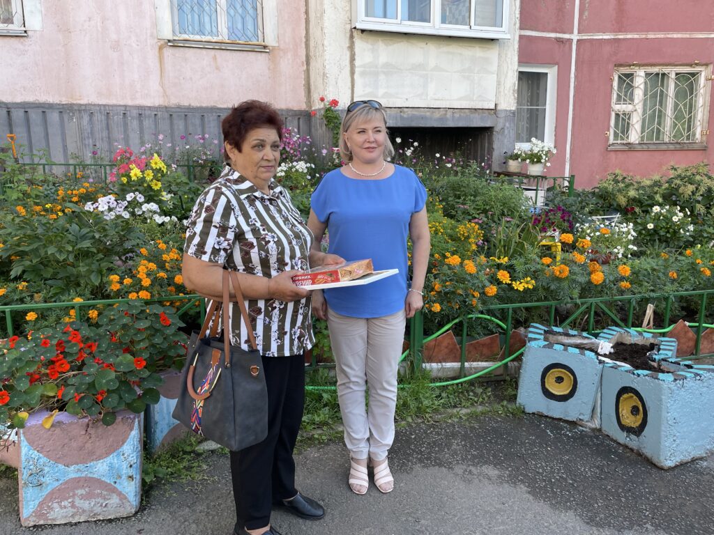 Конкурс "Цветущий двор": братчане воплотили свои фантазии в украшении цветников