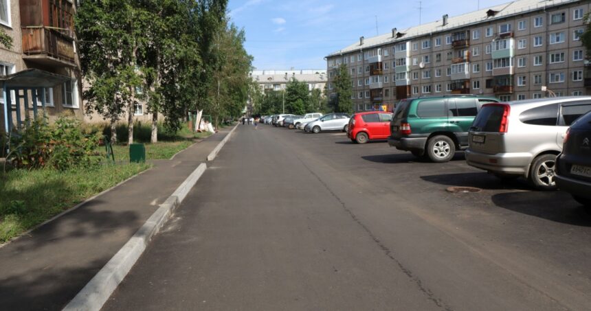 Крупную дворовую территорию благоустроили в Энергетике