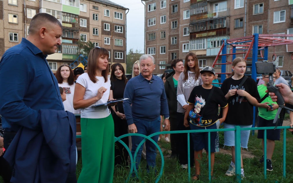 Мэр Братска продолжает встречаться с горожанами и отвечать на их вопросы
