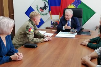 Мэр Братска встретился с участником СВО, прибывшим в кратковременный отпуск