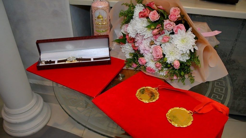 Мэр поздравил братскую чету с 70-летием совместной жизни