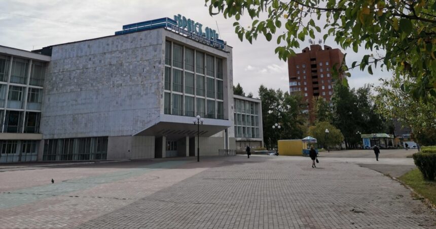 Мэрия Братска выбрала подрядчика для благоустройства площади ТКЦ «Братск-АРТ». Её должны сделать до 31 октября