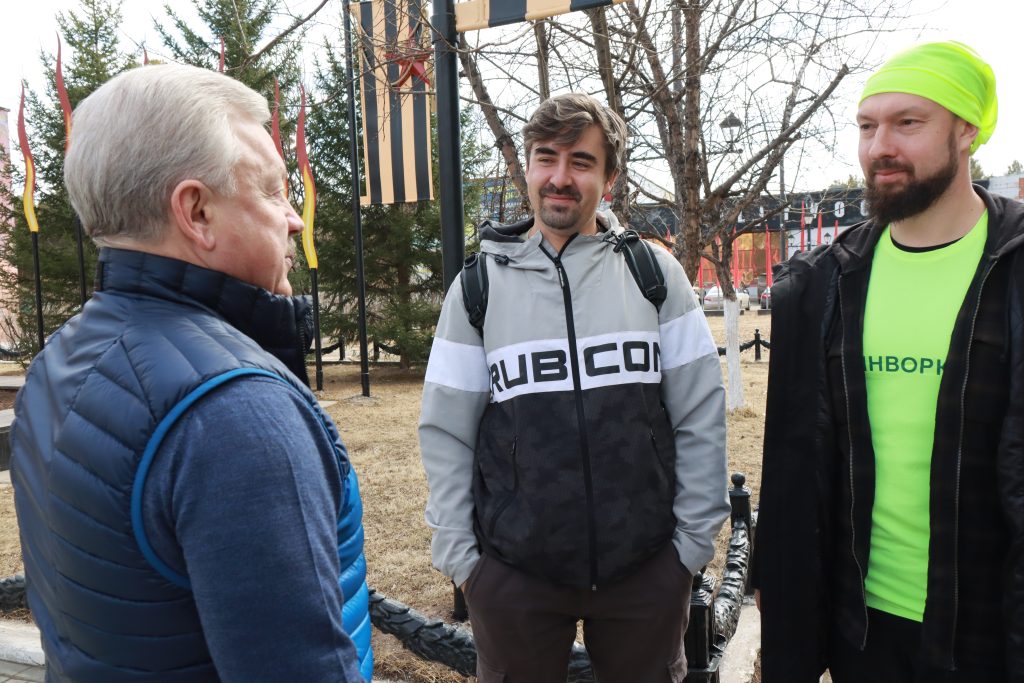 Молодые братчане с мэром и гостями из других городов очищали город от мусора