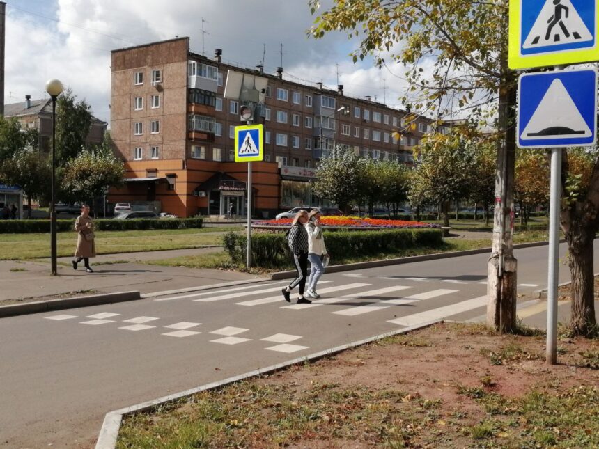 На улице Кирова в Братске высадят 2,5 тысячи акаций и восстановят 1800 м2 газона