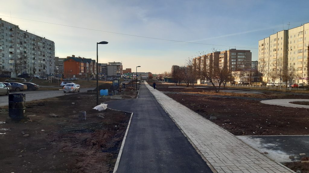 На улице Крупской в Братске смонтировали опоры освещения