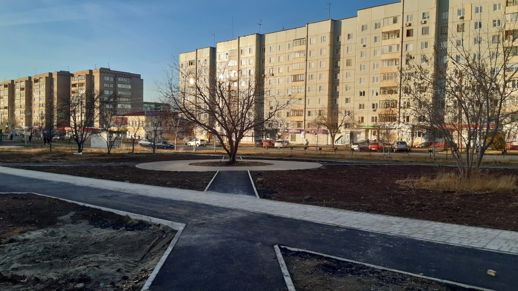 На улице Крупской в Братске смонтировали опоры освещения