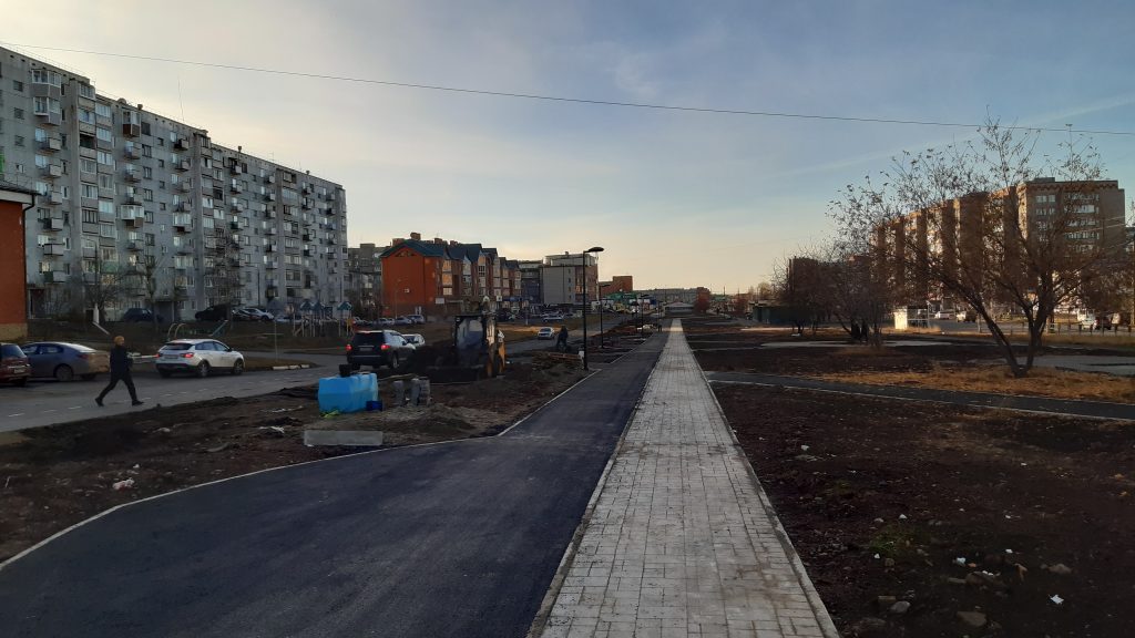 На улице Крупской в Братске смонтировали опоры освещения