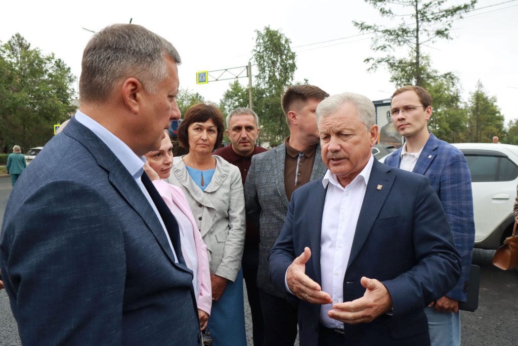На улице Мира в Братске практически полностью заменили асфальт