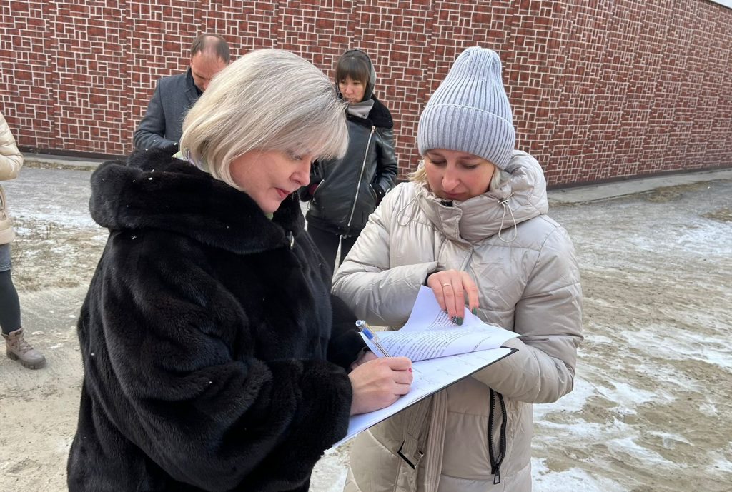 Новая детская игровая зона установлена по наказам жителей к депутату Братска Ларисе Павловой