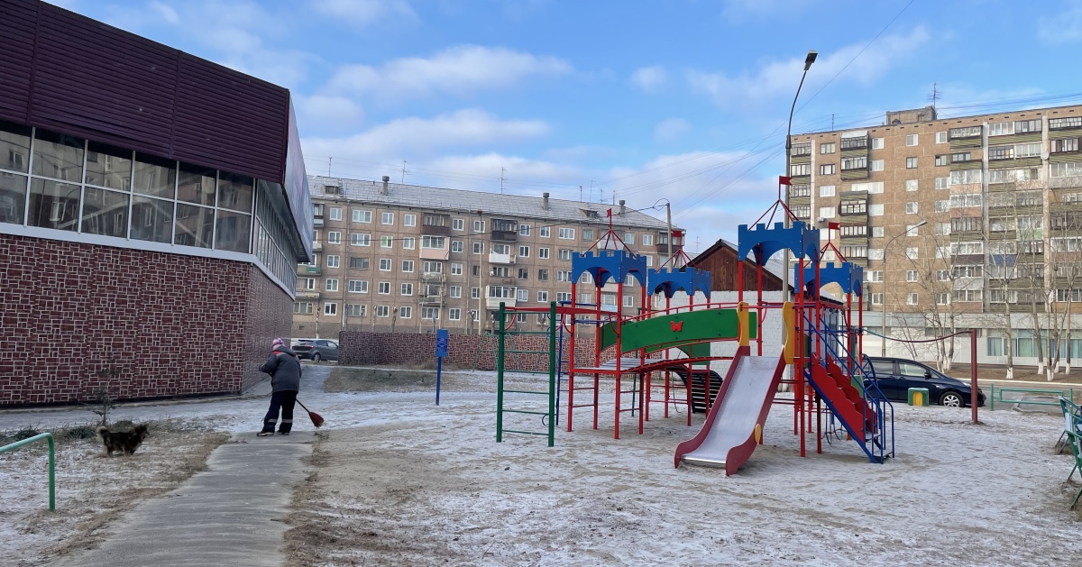 Новая детская игровая зона установлена по наказам жителей к депутату Братска Ларисе Павловой