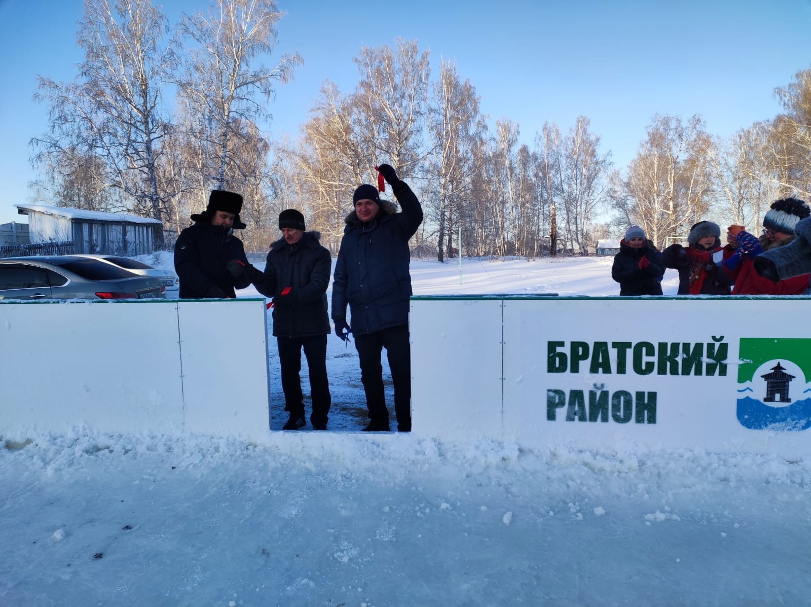 Новый хоккейный корт открыли в селе Тэмь в Братском районе