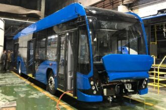 Новый низкопольный троллейбус «Авангард» прибыл в Братск, еще один — в пути