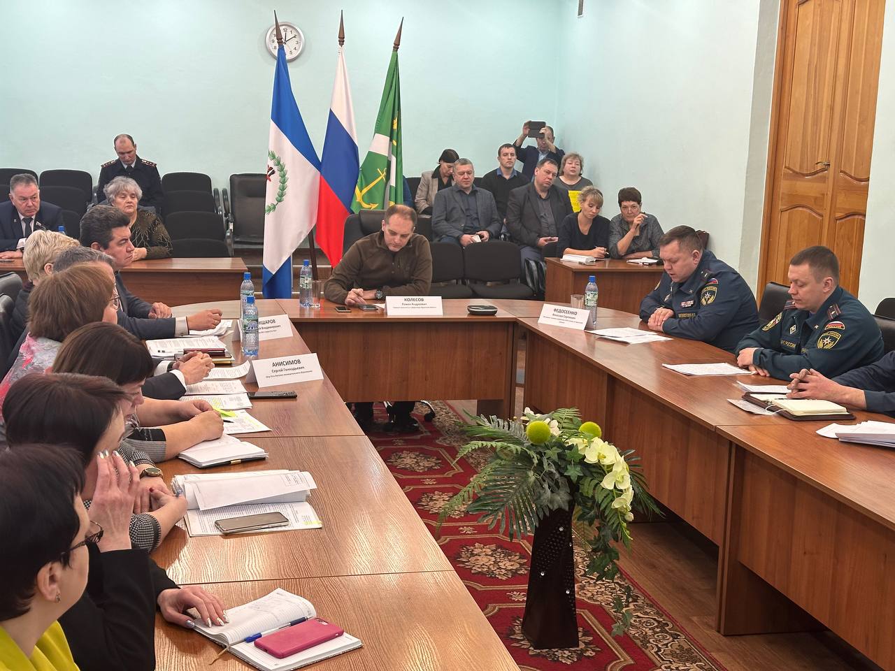 Pervyy Zamgubernatora Pribyl V Ust Kut Dlya Koordinatsii Deystviy Posle Pozhara Lishivshego 70 Chelovek Zhilya