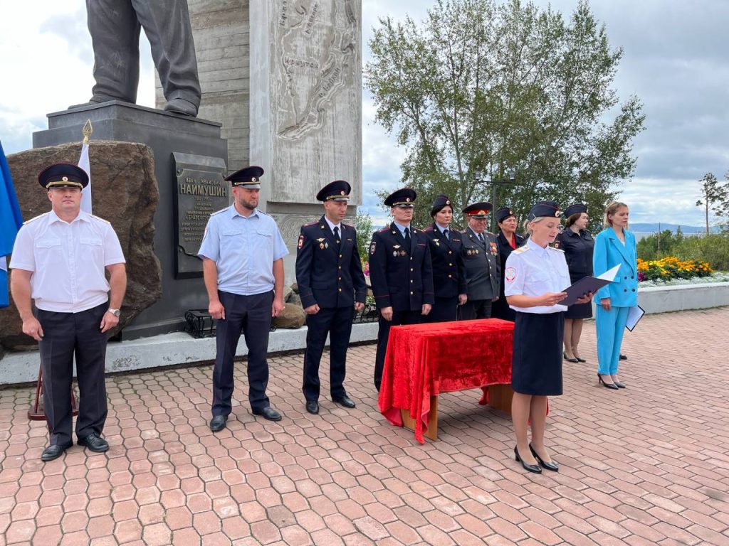 В Братске сегодня приняли Присягу молодые сотрудники МВД. Фото