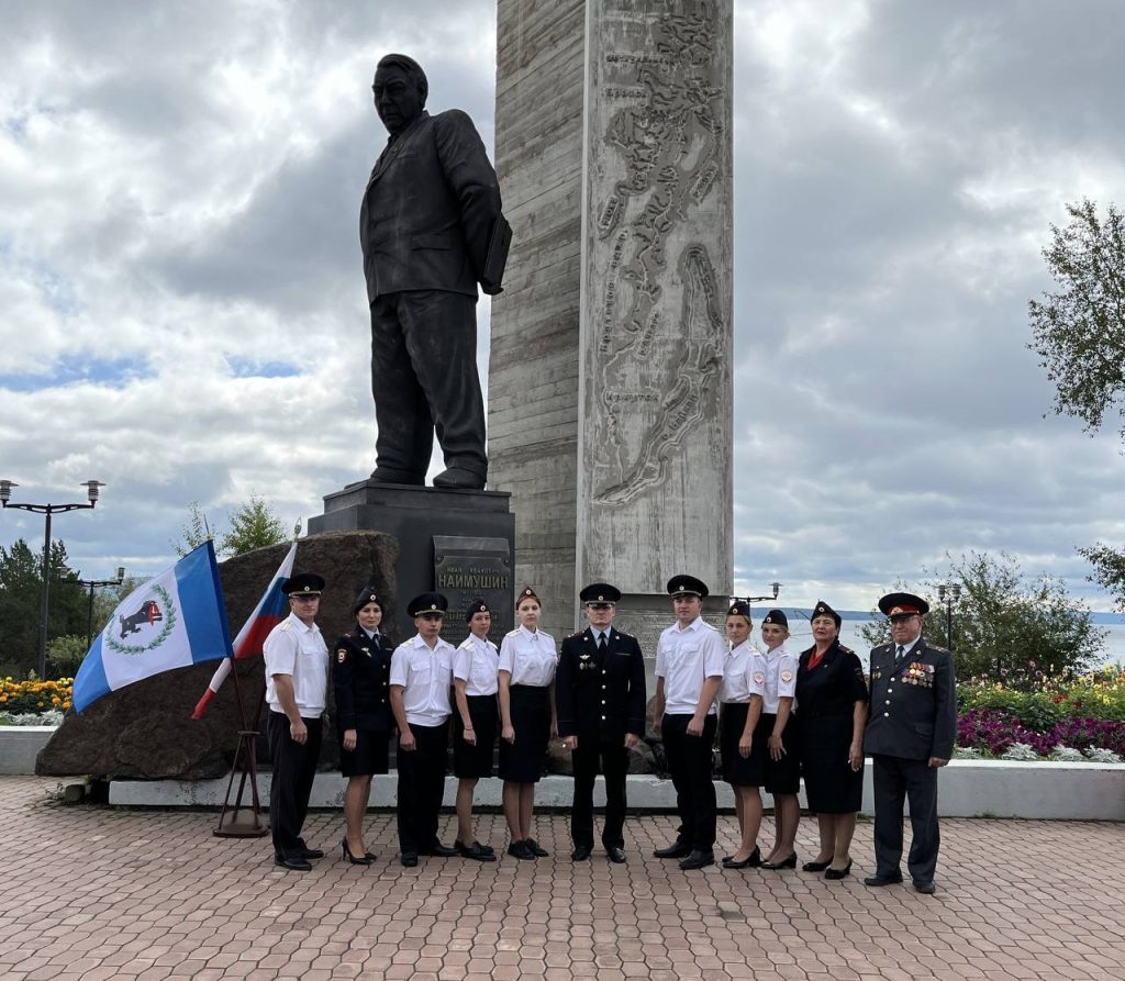 В Братске сегодня приняли Присягу молодые сотрудники МВД. Фото