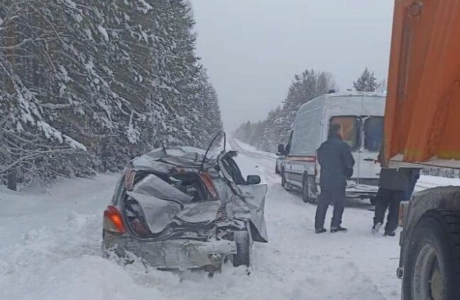 Полиция ищет свидетелей ДТП, произошедших 18 декабря на трассе "Вилюй" в Братске и районе