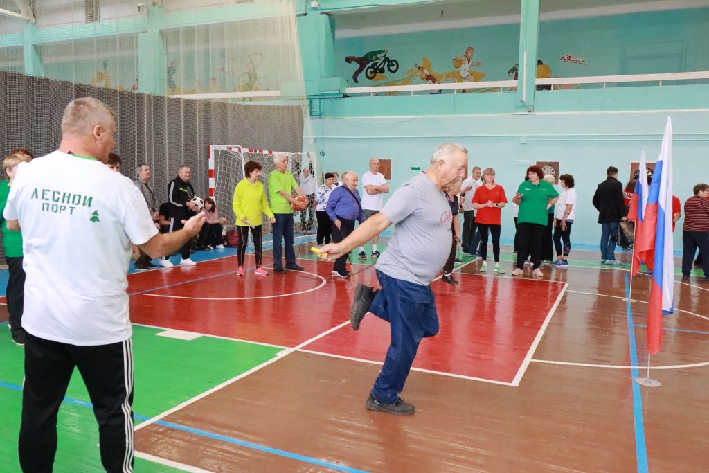 Пожилые спортсмены из Братска соревновались в меткости, ловкости и скорости