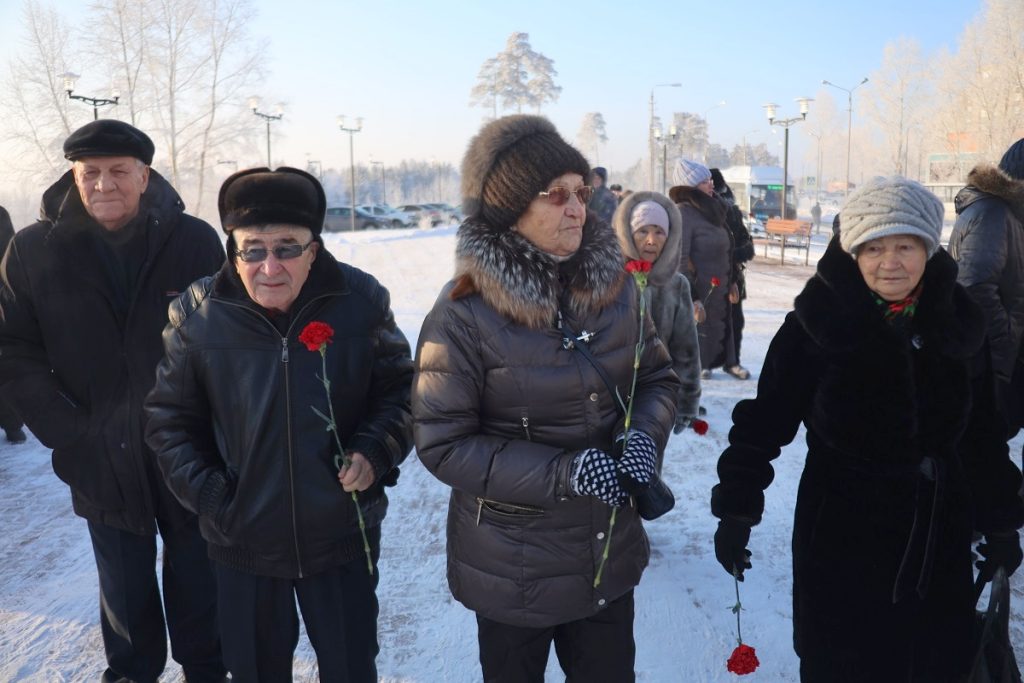 Праздничный митинг, посвященный Дню города, состоялся у памятника первостроителям в Братске
