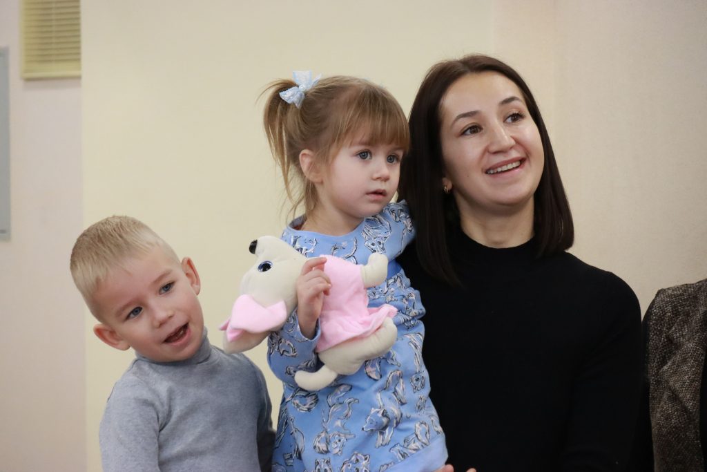 Пятеро военнослужащих из Братска в режиме видеосвязи пообщались со своими семьями