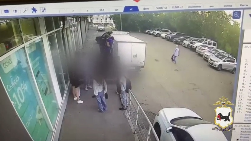 Иркутянин не оплатил товары и ранил шилом нескольких человек в супермаркете