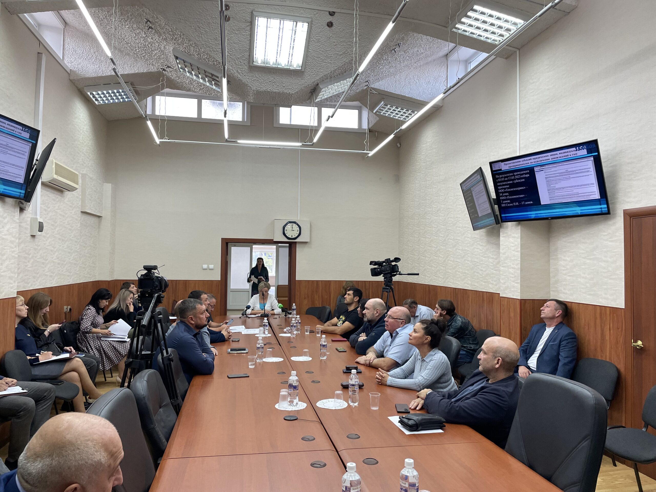 Реализацию муниципальных программ в сфере ЖКХ и строительства рассмотрели депутаты Думы Братска