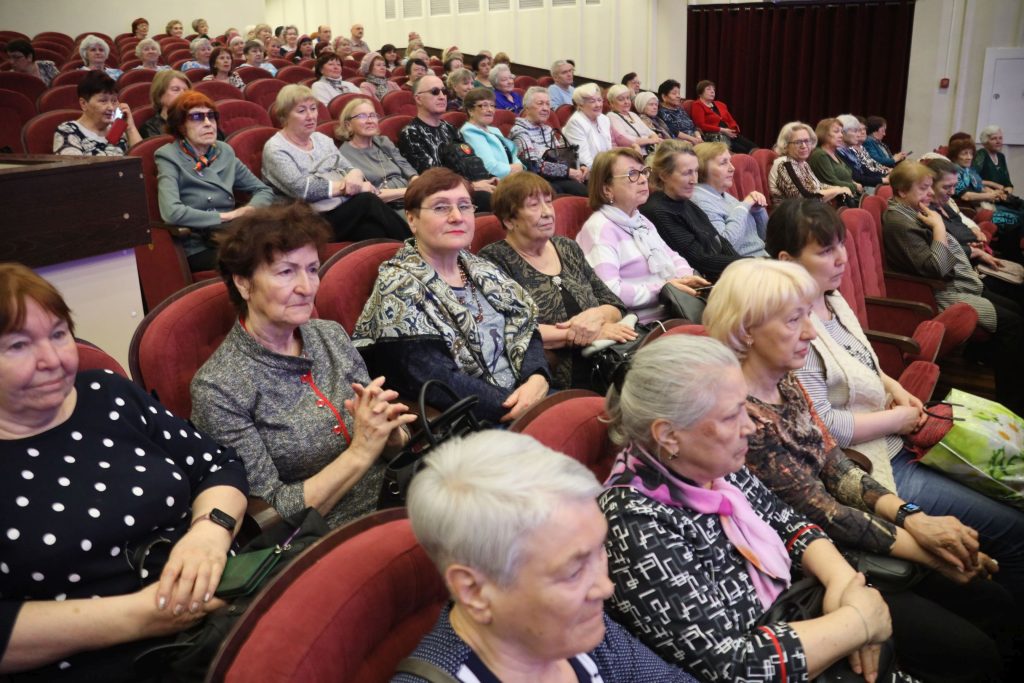 Самые талантливые ветераны из 350 конкурсантов выступили в "Братск-АРТ"