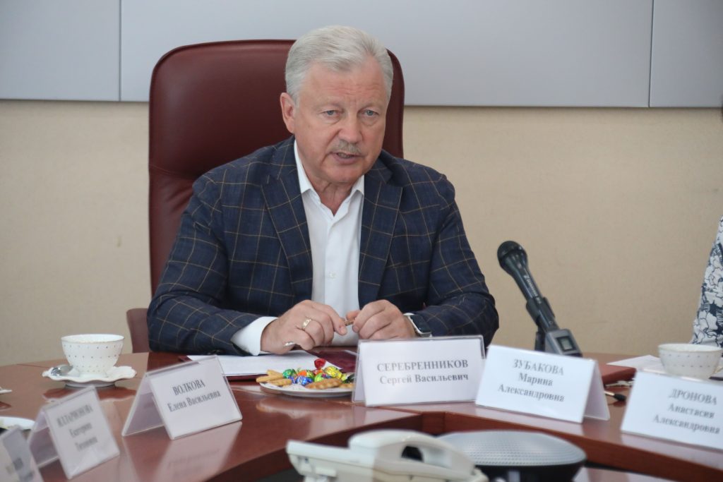 Сергей Серебренников подчеркнул важность сотрудничества с НКО в Братске