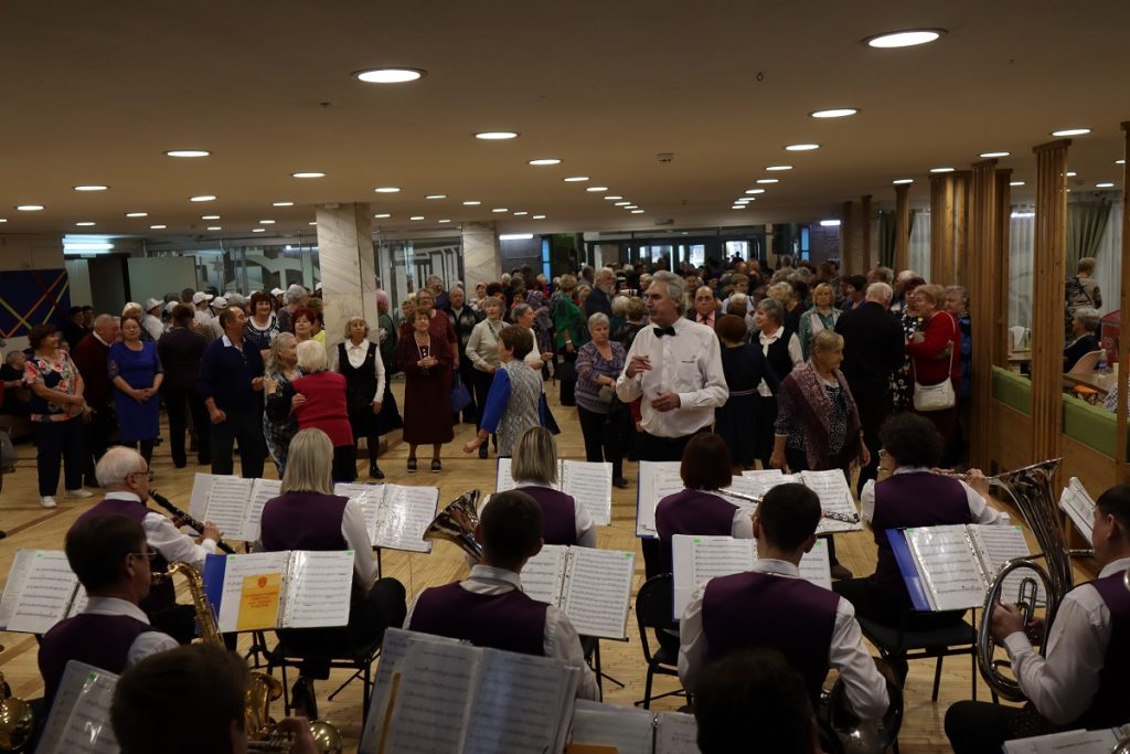 Сергей Серебренников поздравил комсомольцев со 105-летием ВЛКСМ