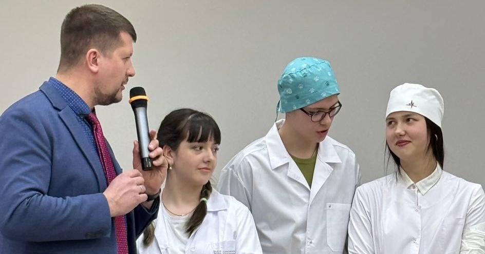 Shkolniki Bratska Probuyut Sebya V Roli Medrabotnikov 7