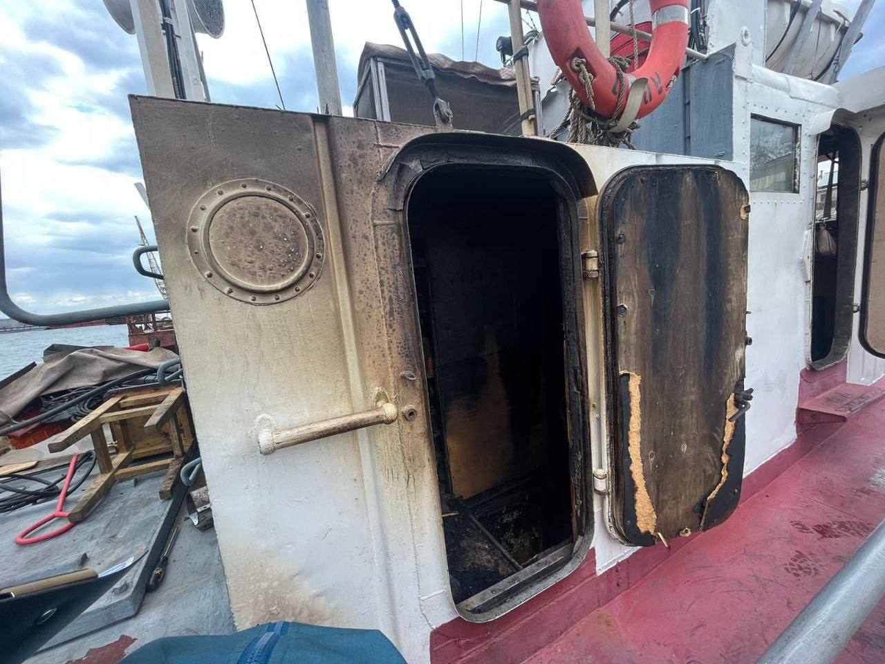 Судно горело в ремонтно-отстойном пункте в Братске 23 мая