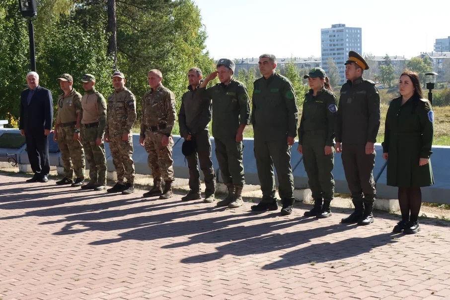 Участники автопробега возложили к мемориалам воинской славы цветы в Братске