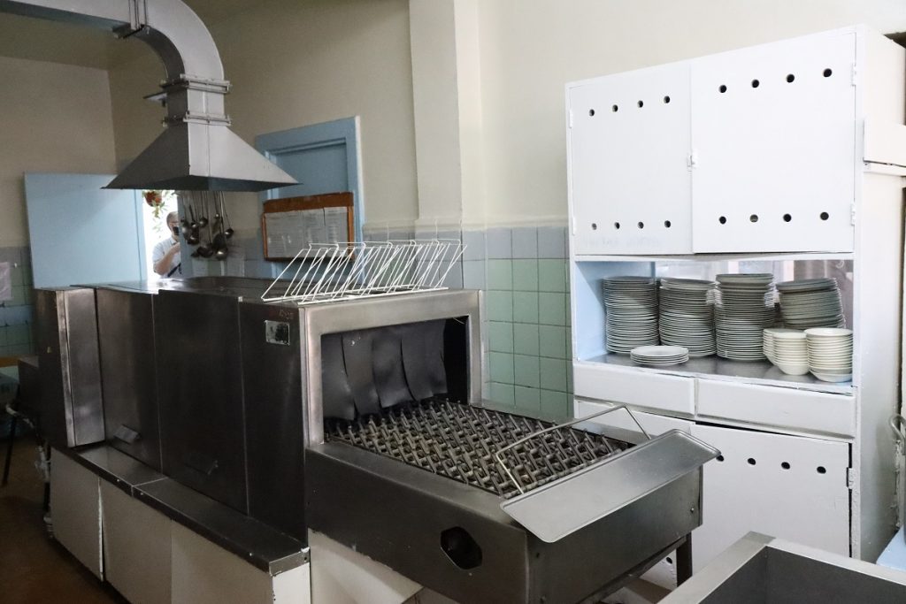 В 19 школах Братска установили новое оборудование пищеблоков на 9,6 млн рублей