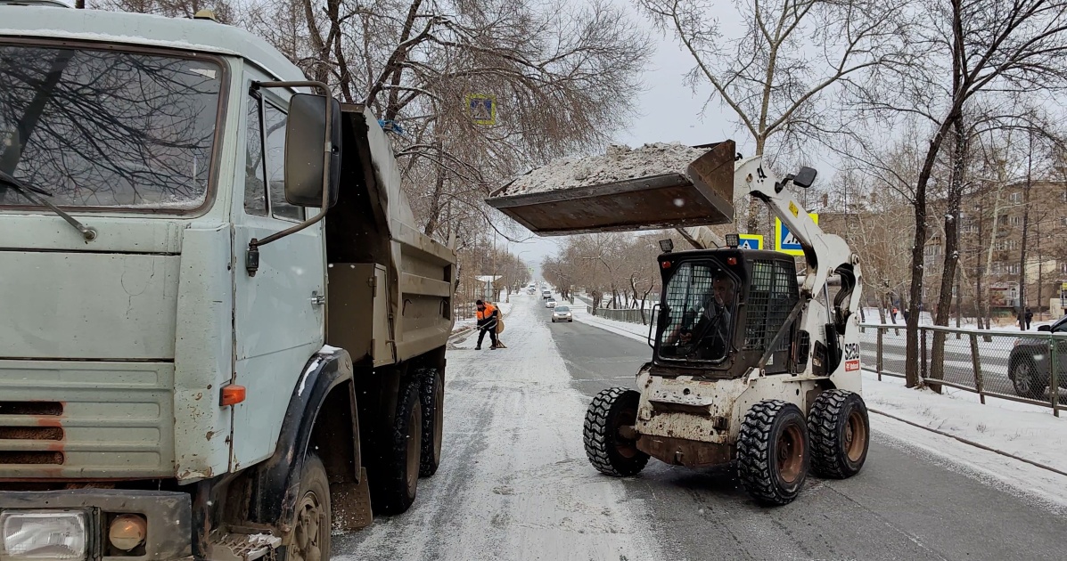 В Братске 28 единиц техники и свыше 50 рабочих задействовано на уборке снега
