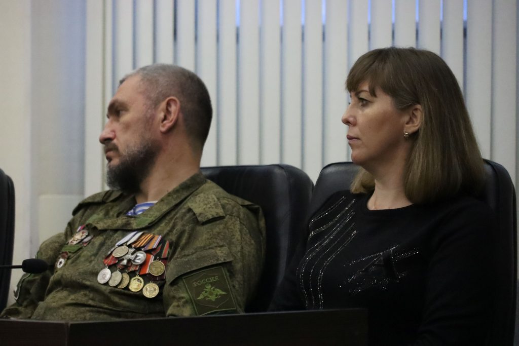 В Братске состоялся круглый стол «СВО и консолидация общества» с участием федеральных политиков и экспертов