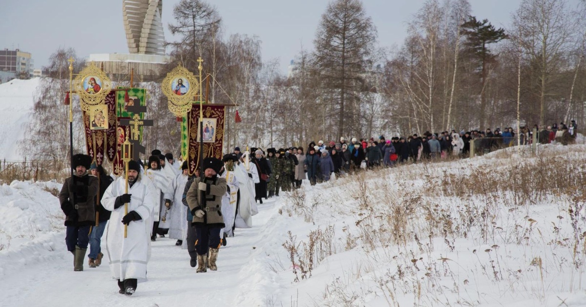 V Bratske Vpervye Krestnyy Hod Nachnyotsya U Stroyaschegosya Bogoyavlenskogo Hrama