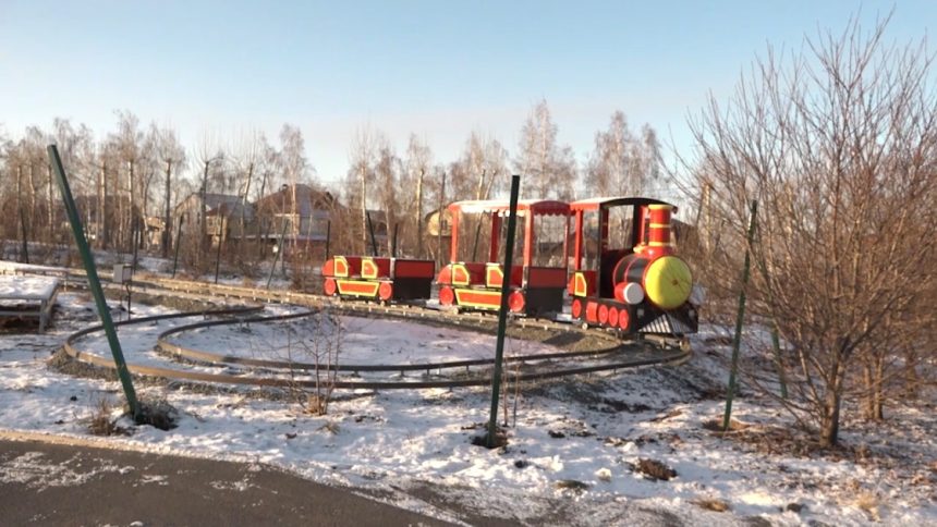 V Bratskiy Park Metallurgov Dostavili Tretiy Semeynyy Attraktsion