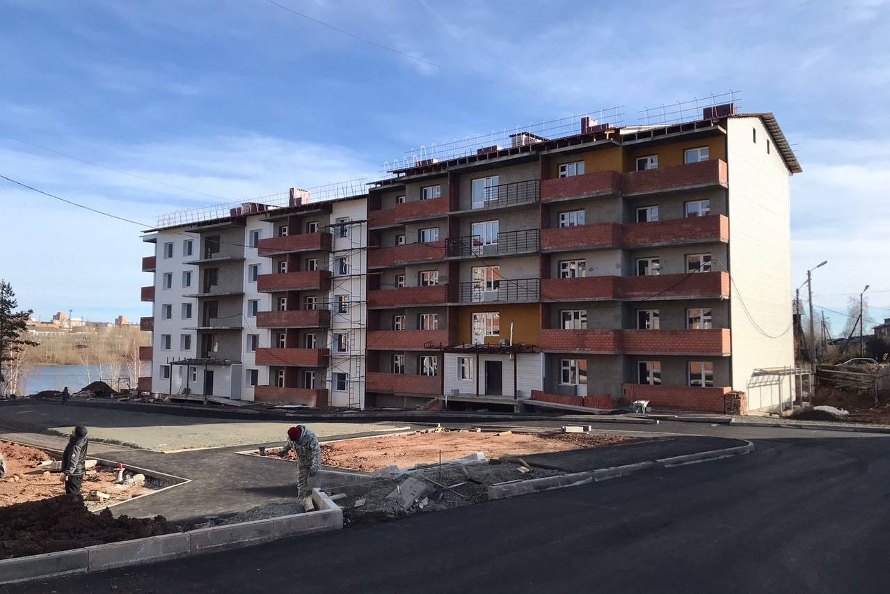 В братском Падуне до конца года сдадут дома для переселенцев из аварийного жилья
