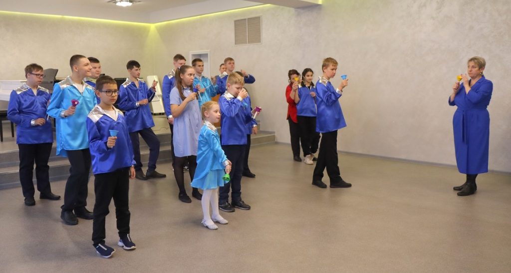 В Детской школе искусств №1 прошел «День семьи с открытым добрым сердцем» для братчан с особыми детьми