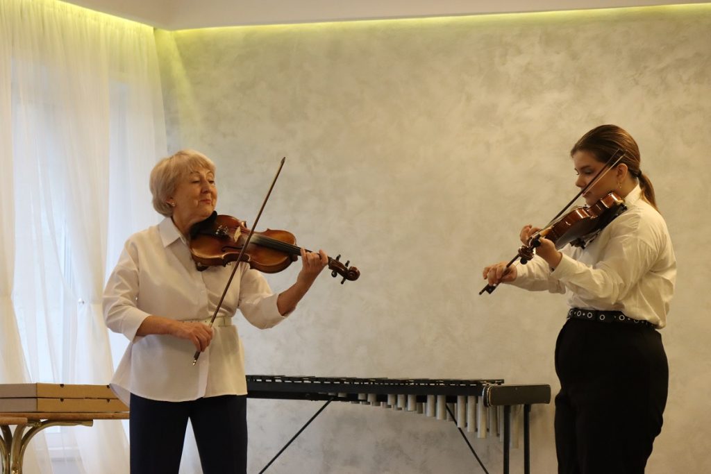 В Детской школе искусств №1 прошел «День семьи с открытым добрым сердцем» для братчан с особыми детьми