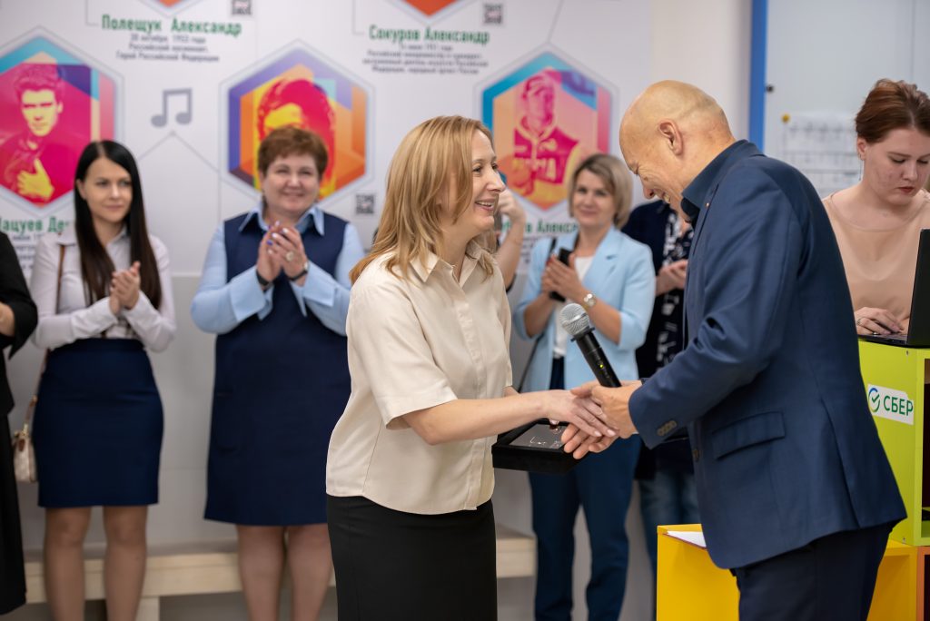 В школе №18 в Братске создали первую мультимедийную лабораторию