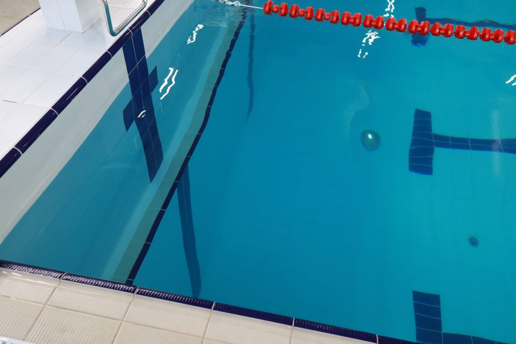 В спорткомплексе "Солнечный" в Братске открыли бассейн после ремонта