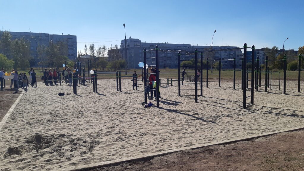 Воркаут-площадка установлена возле школы № 42 в Центральном районе Братска