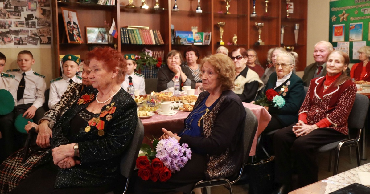 Vosmeryh Zhitelnits Blokadnogo Leningrada Pozdravlyali Segodnya V Bratske