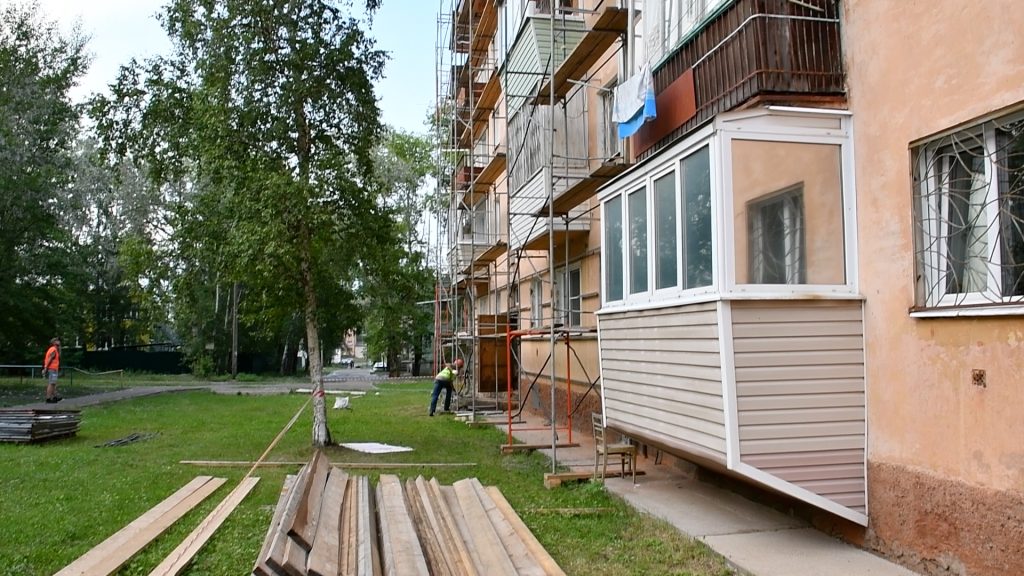Жильцы дома на Подбельского в Братске ожидают озеленения и благоустройства двора