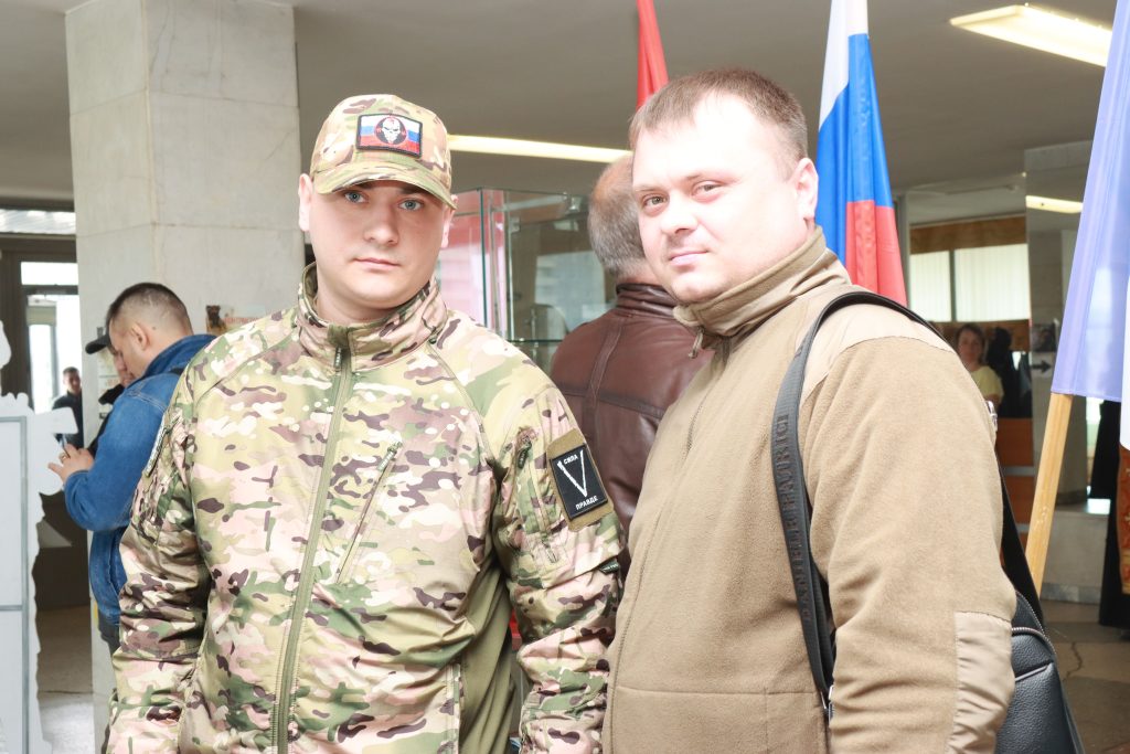Жителей Братска проводили служить стране с молитвами и напутствиями