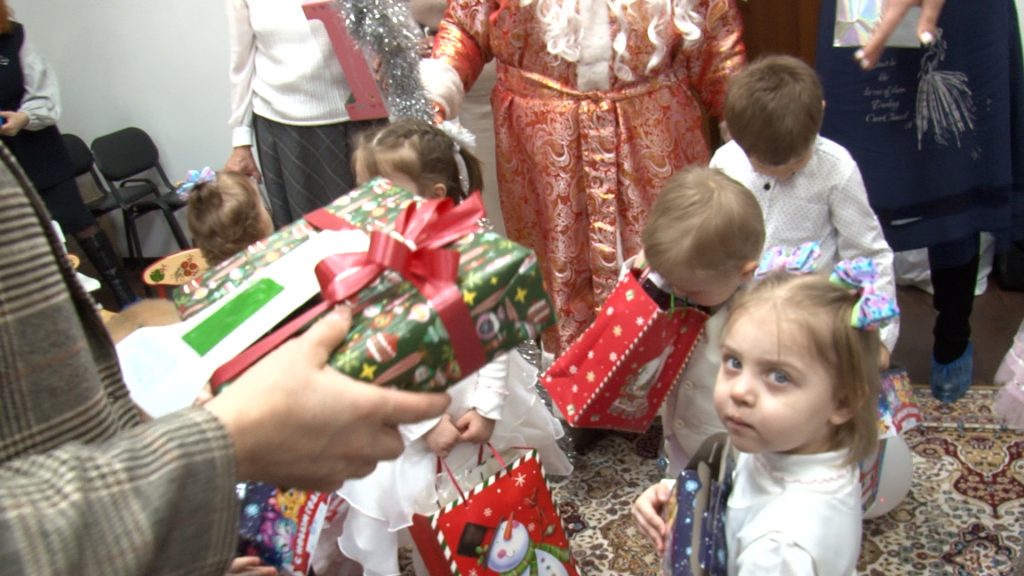 Жители Братска исполнили желания более 40 детей из интернатов